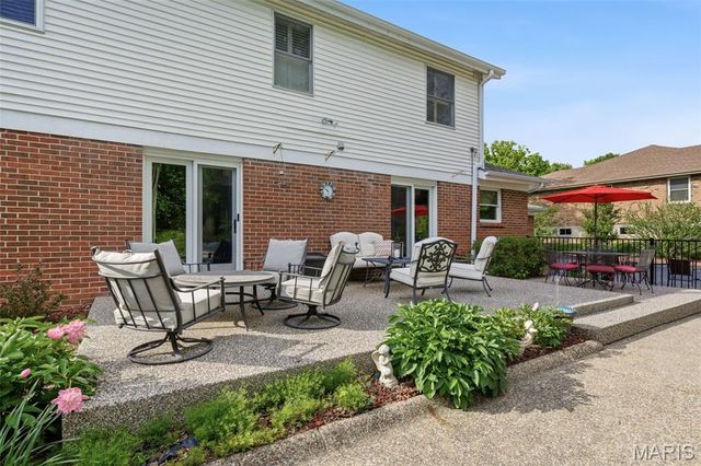 338 Branchport Drive, Chesterfield, MO 63017