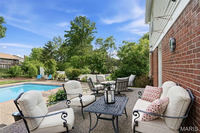 338 Branchport Drive, Chesterfield, MO 63017