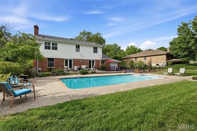338 Branchport Drive, Chesterfield, MO 63017