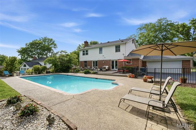 338 Branchport Drive, Chesterfield, MO 63017