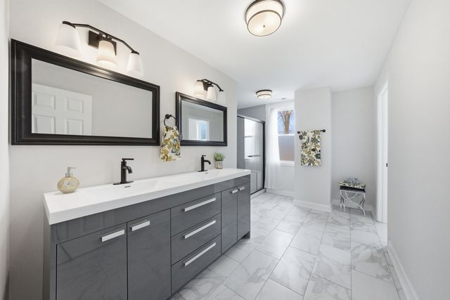 8891 67th Street, Hodgkins, IL 60525