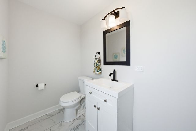 8891 67th Street, Hodgkins, IL 60525