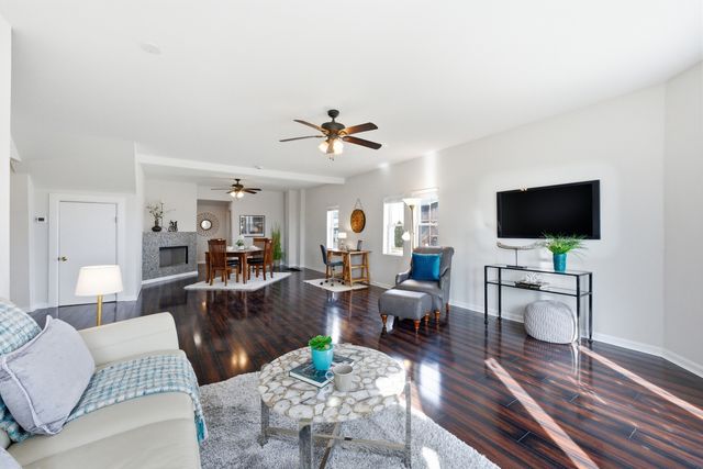 8891 67th Street, Hodgkins, IL 60525