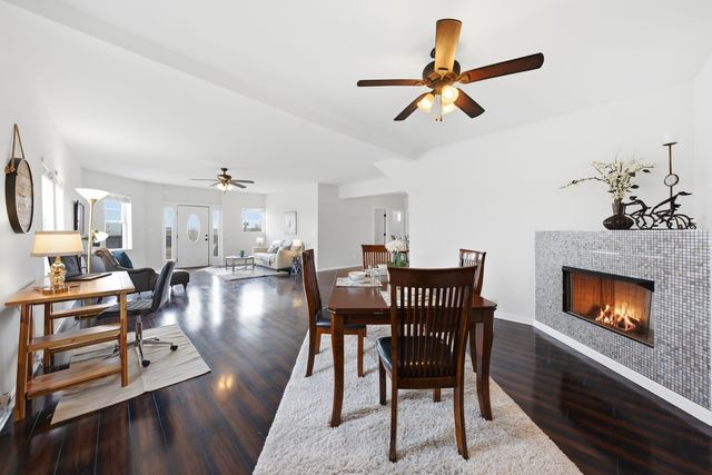 8891 67th Street, Hodgkins, IL 60525