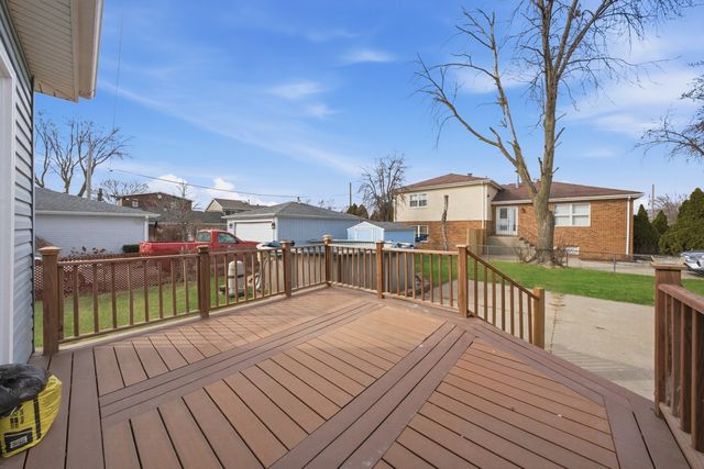 8891 67th Street, Hodgkins, IL 60525