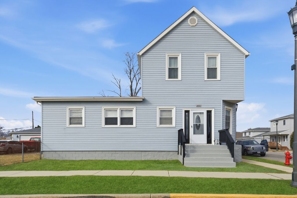 8891 67th Street, Hodgkins, IL 60525