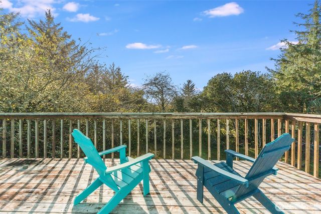 165 Spruce Loop SW, Ocean Shores, WA 98569