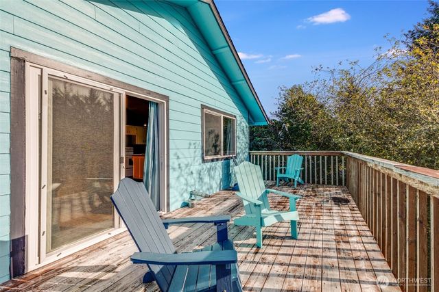 165 Spruce Loop SW, Ocean Shores, WA 98569