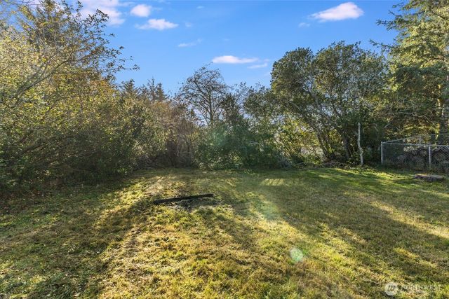 165 Spruce Loop SW, Ocean Shores, WA 98569