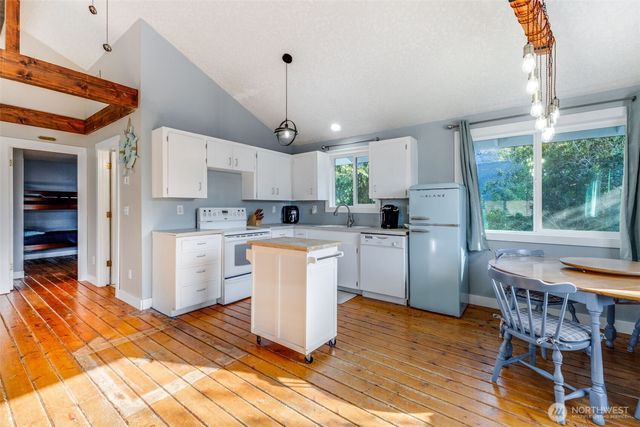 165 Spruce Loop SW, Ocean Shores, WA 98569