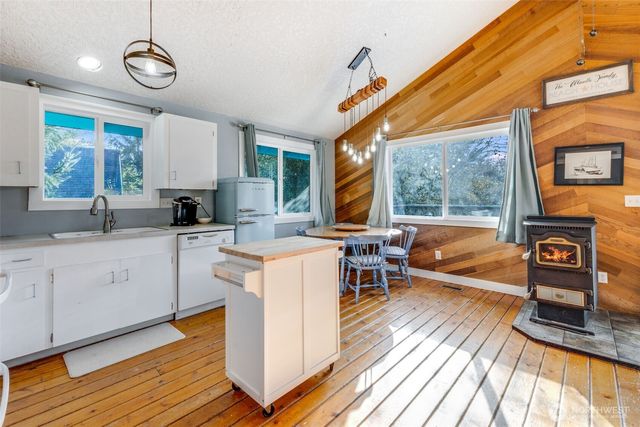 165 Spruce Loop SW, Ocean Shores, WA 98569