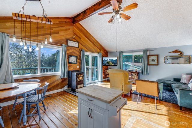 165 Spruce Loop SW, Ocean Shores, WA 98569