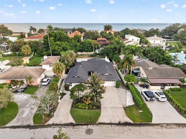219 MIRAMAR BOULEVARD NE, St Petersburg, FL 33704