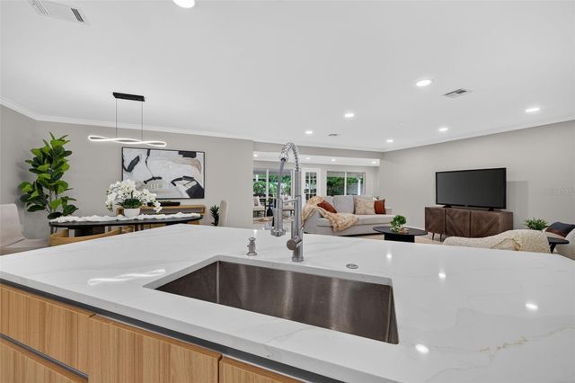219 MIRAMAR BOULEVARD NE, St Petersburg, FL 33704
