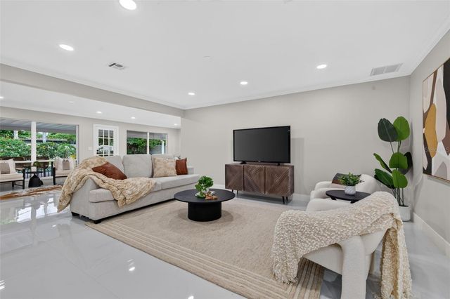 219 MIRAMAR BOULEVARD NE, St Petersburg, FL 33704