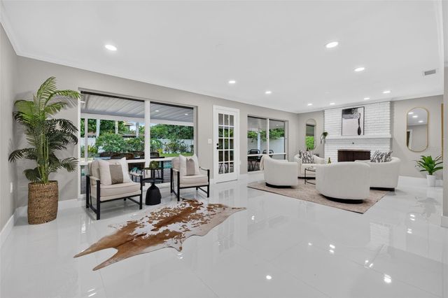 219 MIRAMAR BOULEVARD NE, St Petersburg, FL 33704