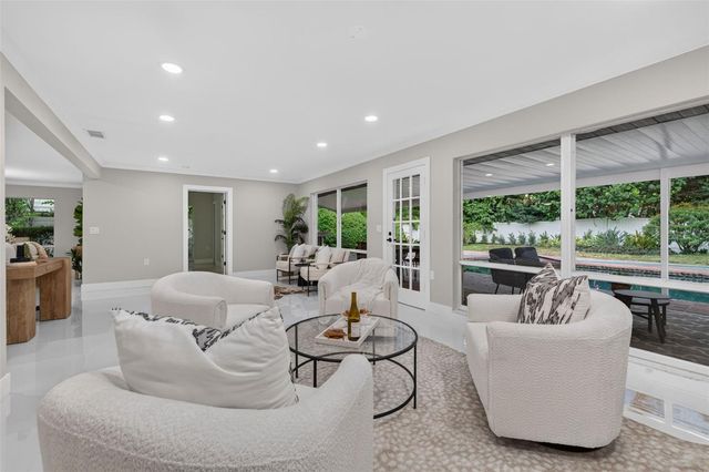 219 MIRAMAR BOULEVARD NE, St Petersburg, FL 33704