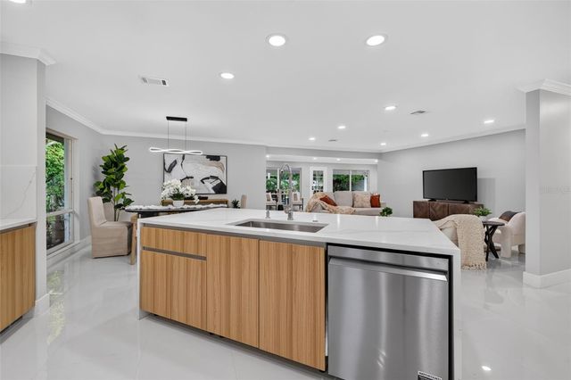 219 MIRAMAR BOULEVARD NE, St Petersburg, FL 33704