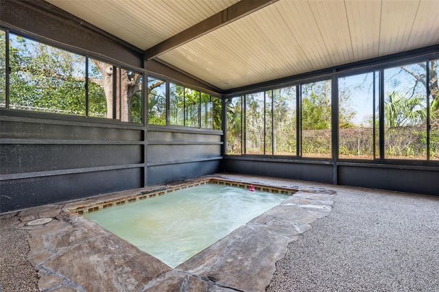 14403 BRENTWOOD DRIVE, Tampa, FL 33618