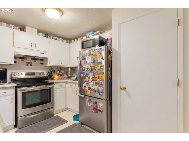 3577 CONCORD St, Eugene, OR 97402