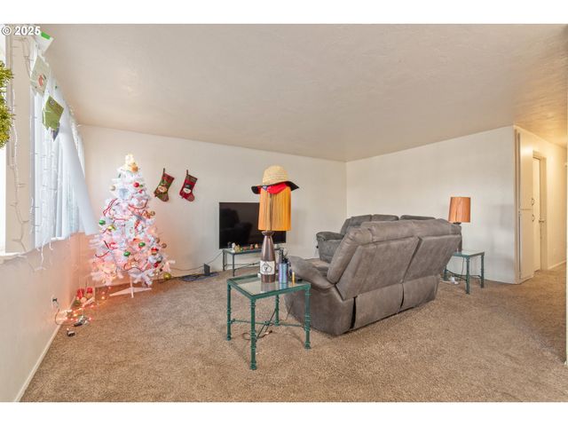 3577 CONCORD St, Eugene, OR 97402