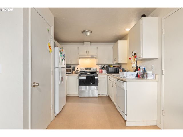 3577 CONCORD St, Eugene, OR 97402