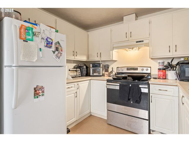 3577 CONCORD St, Eugene, OR 97402