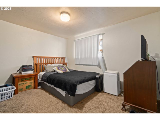 3577 CONCORD St, Eugene, OR 97402