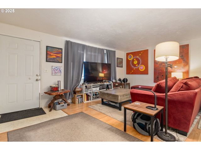 3577 CONCORD St, Eugene, OR 97402