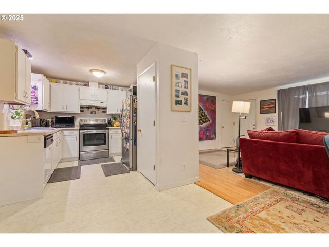 3577 CONCORD St, Eugene, OR 97402