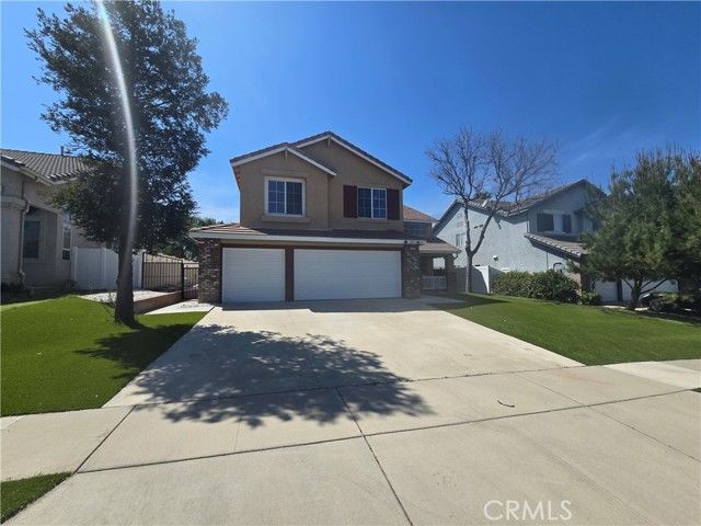 2382 Macbeth Avenue, Corona, CA 92882