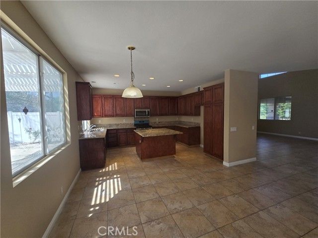 2382 Macbeth Avenue, Corona, CA 92882