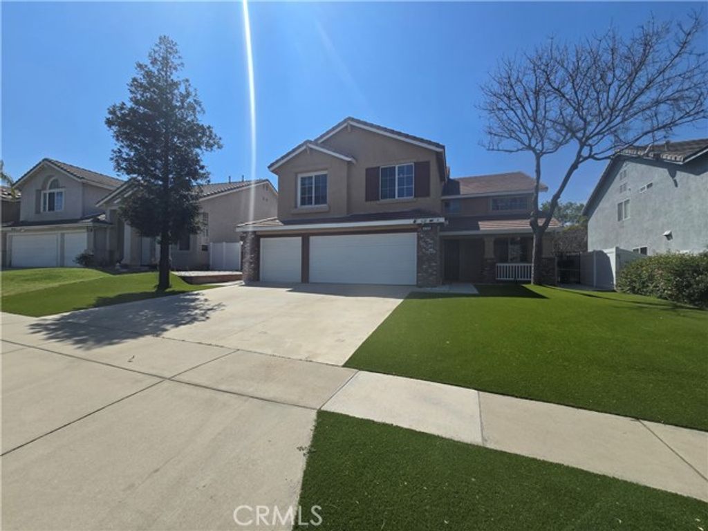 2382 Macbeth Avenue, Corona, CA 92882