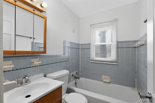 1128 Grenshaw Drive, St Louis, MO 63137