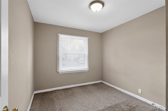 1128 Grenshaw Drive, St Louis, MO 63137