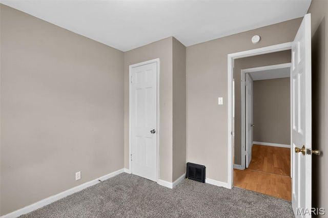 1128 Grenshaw Drive, St Louis, MO 63137