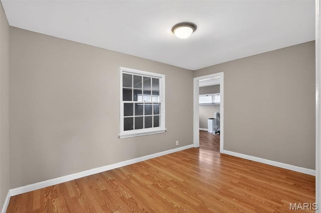 1128 Grenshaw Drive, St Louis, MO 63137