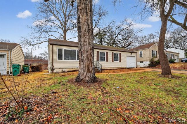 1128 Grenshaw Drive, St Louis, MO 63137