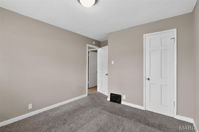 1128 Grenshaw Drive, St Louis, MO 63137