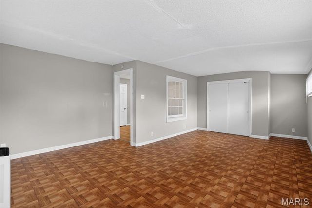 1128 Grenshaw Drive, St Louis, MO 63137