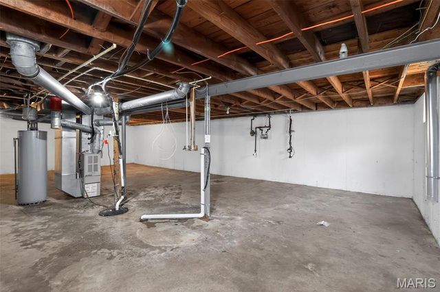 1128 Grenshaw Drive, St Louis, MO 63137