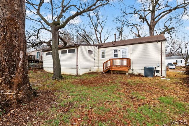 1128 Grenshaw Drive, St Louis, MO 63137