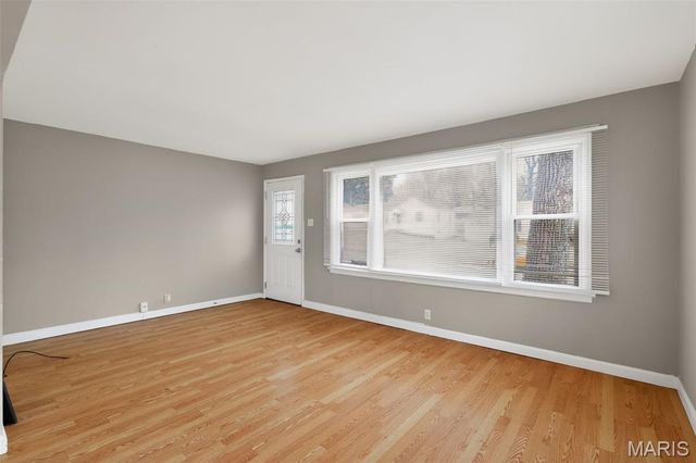 1128 Grenshaw Drive, St Louis, MO 63137