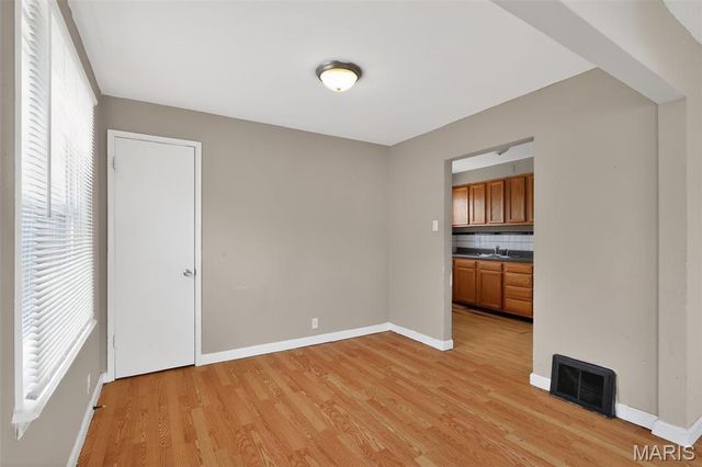 1128 Grenshaw Drive, St Louis, MO 63137