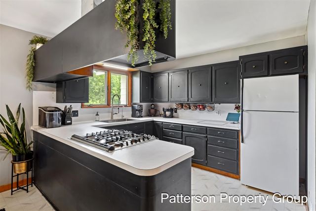 6825 Heights Ravenna Road, Fruitport, MI 49415