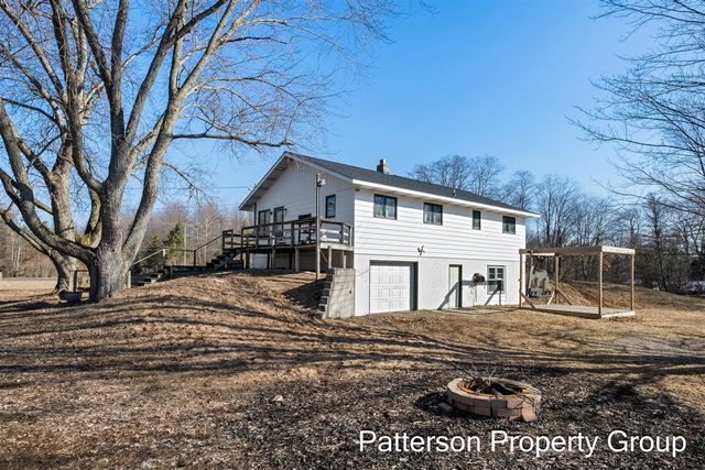 6825 Heights Ravenna Road, Fruitport, MI 49415