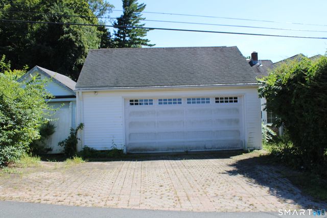 70 Woodside Avenue, Oxford, CT 06478