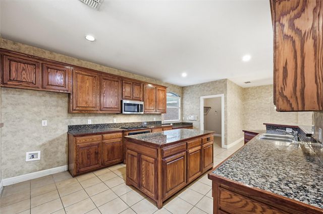222 River Birch Trail, Garland, TX 75040