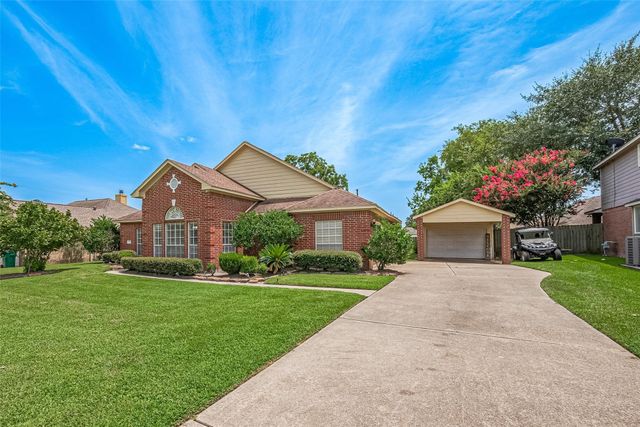 5165 Greenwater Drive, Willis, TX 77318