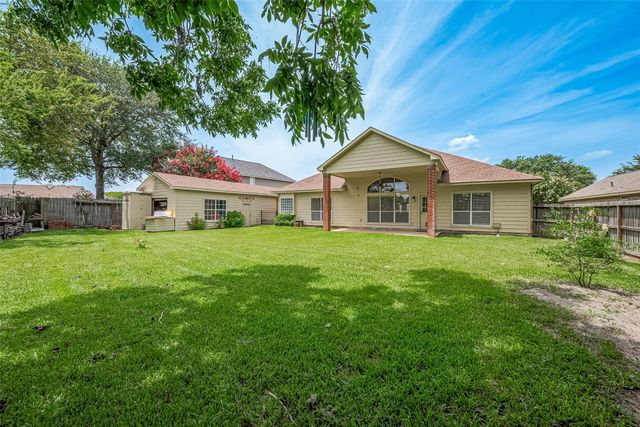 5165 Greenwater Drive, Willis, TX 77318